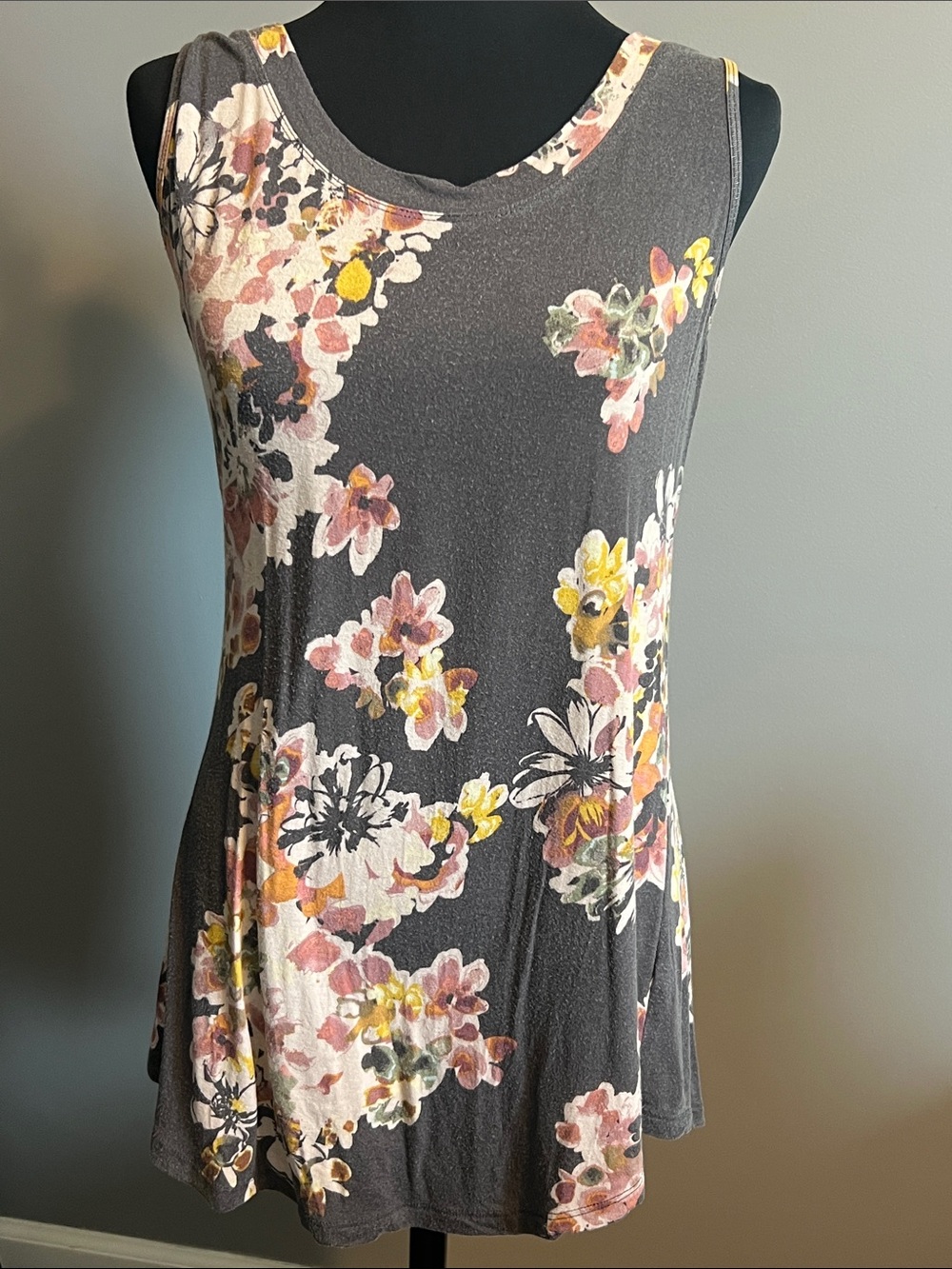 Maurice’s 24/7 Women’s Floral Sleeveless Long Tank Top - Charcoal Gray